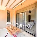 Eucalyptus 2019 Top Floor Two-Balconies Beachfront Apartment * Lefkáda