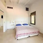 Eucalyptus 2019 Top Floor Two-Balconies Beachfront Apartment Lefkáda