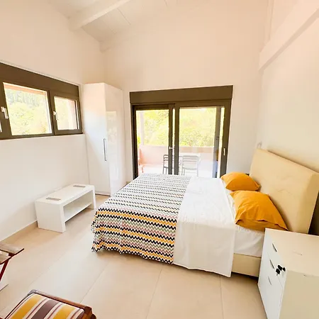 Eucalyptus 2019 Top Floor Two-Balconies Beachfront Apartment *