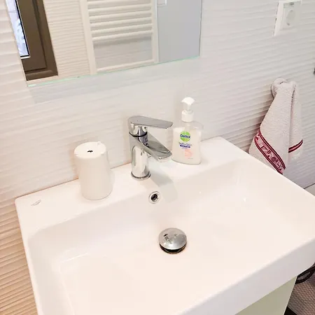 Eucalyptus--top Floor Beachfront Apartmán