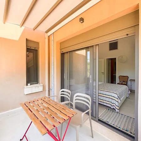 Eucalyptus--top Floor Beachfront * Lefkáda