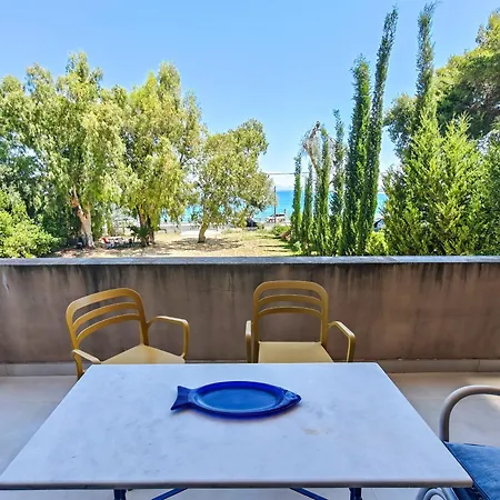 Eucalyptus 2019 Floor Two-balconies Beachfront * Fríni