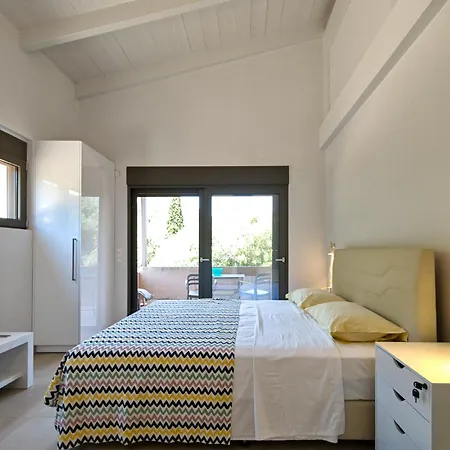 Eucalyptus 2019 Floor Two-balconies Beachfront Apartament Frínion